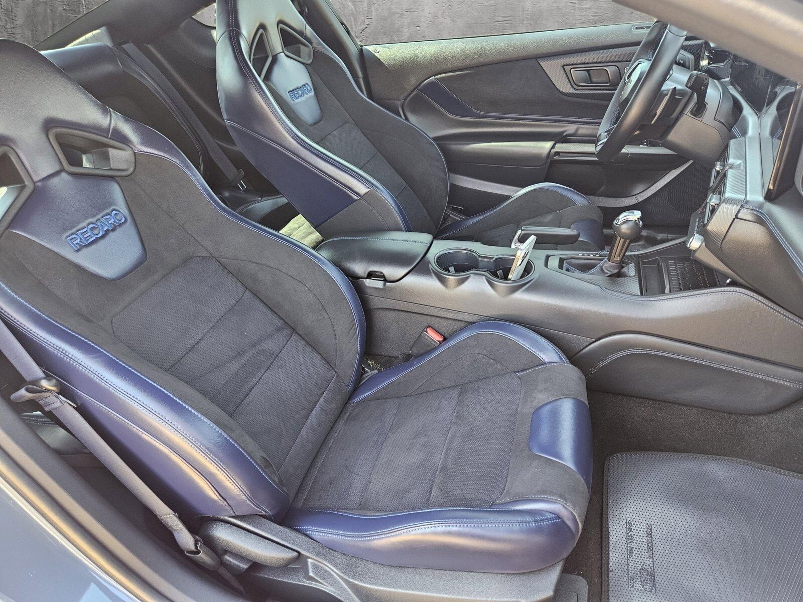 Ford Mustang Dark Horse