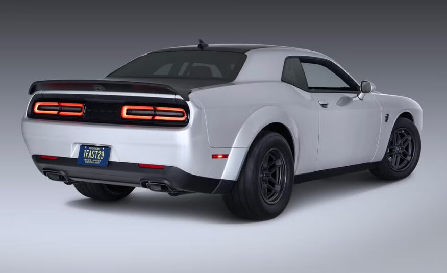 Dodge Challenger SRT Hellcat Jailbreak