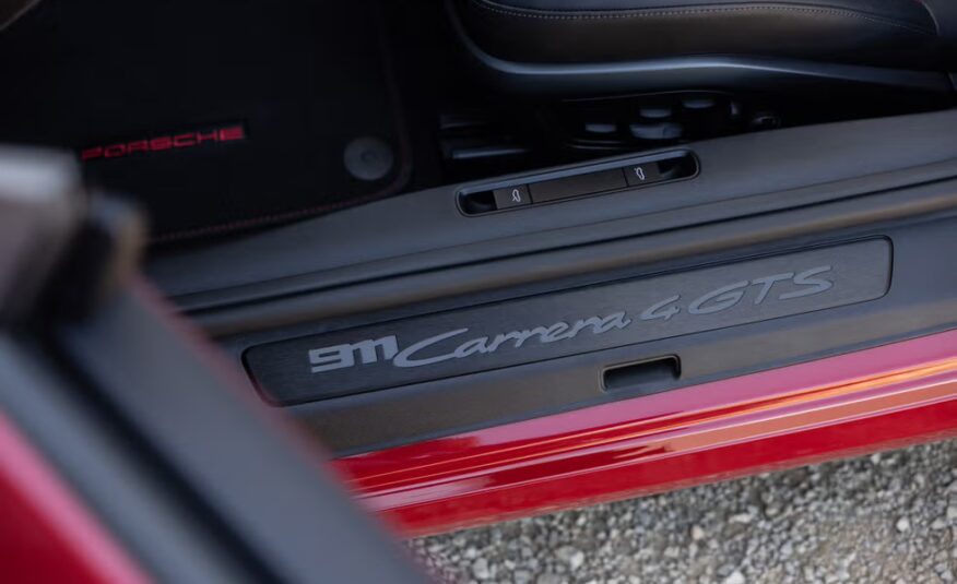 Porsche 911 Carrera 4 GTS